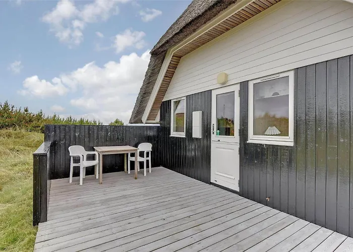 Bv102-blavand-nordslugen-6 بيت للعطل *